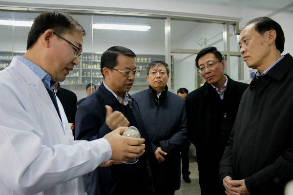 农业农村部副部长余欣荣考察指导J9集团－中国农着述物专用肥料重点实验室-新闻动态-J9集团