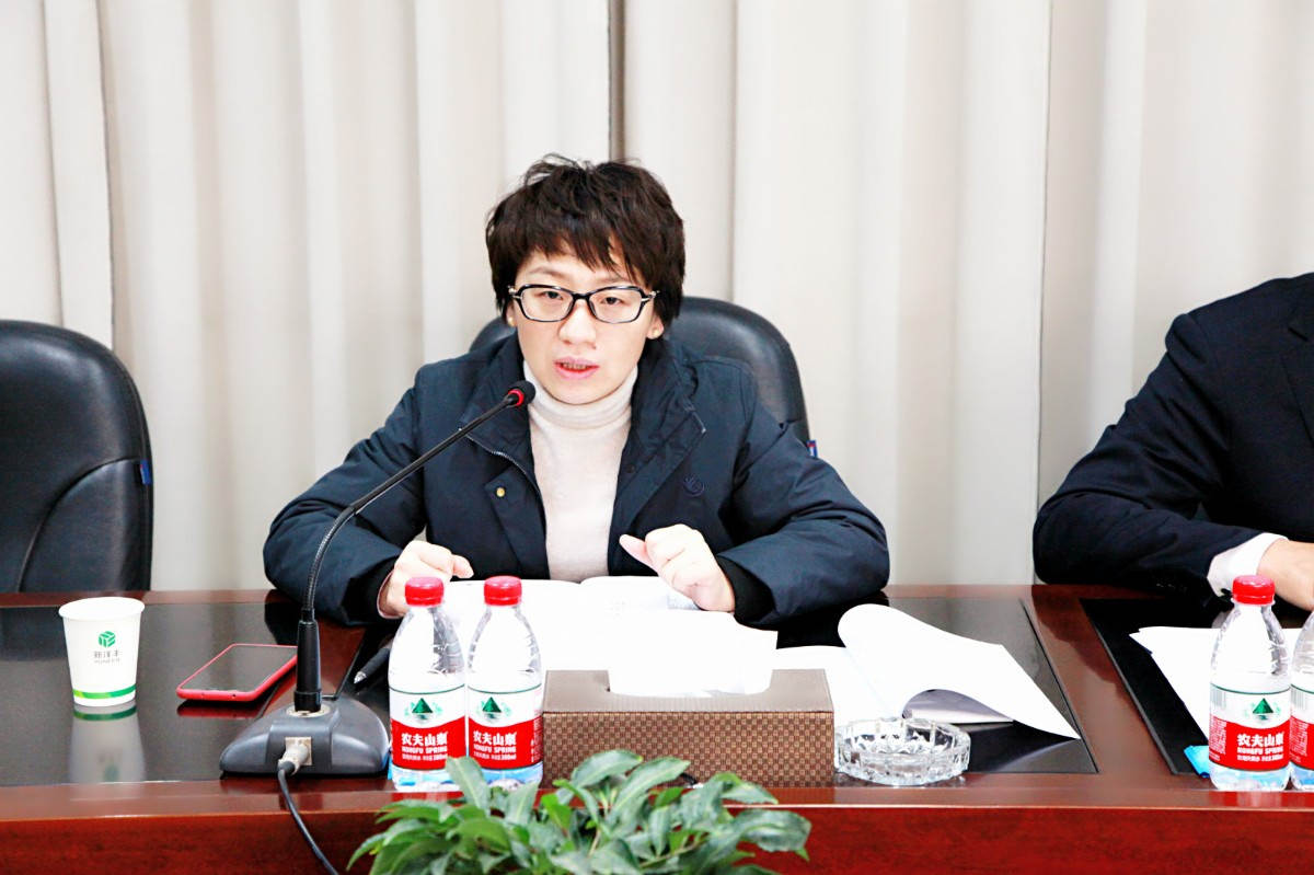 党委委员杨小红解读目的责任状_meitu_3.jpg