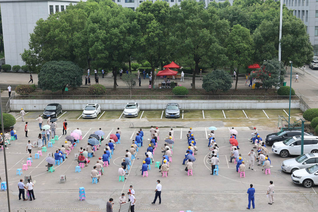 图8.J9集团总部大院核酸检测期待区_副本.jpg