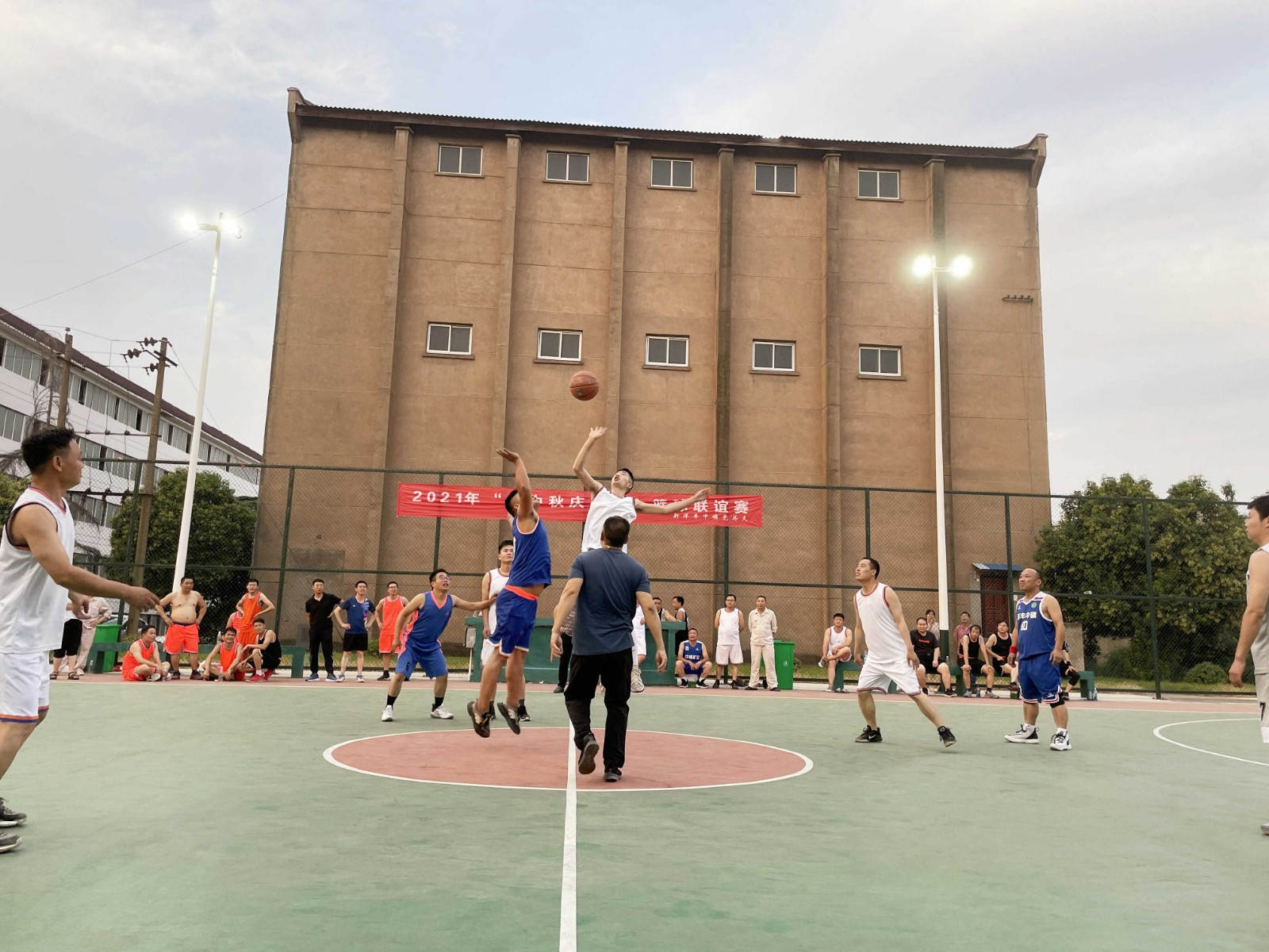 共庆“中秋”“国庆” 多彩活动祝福祖国-新闻动态-J9集团