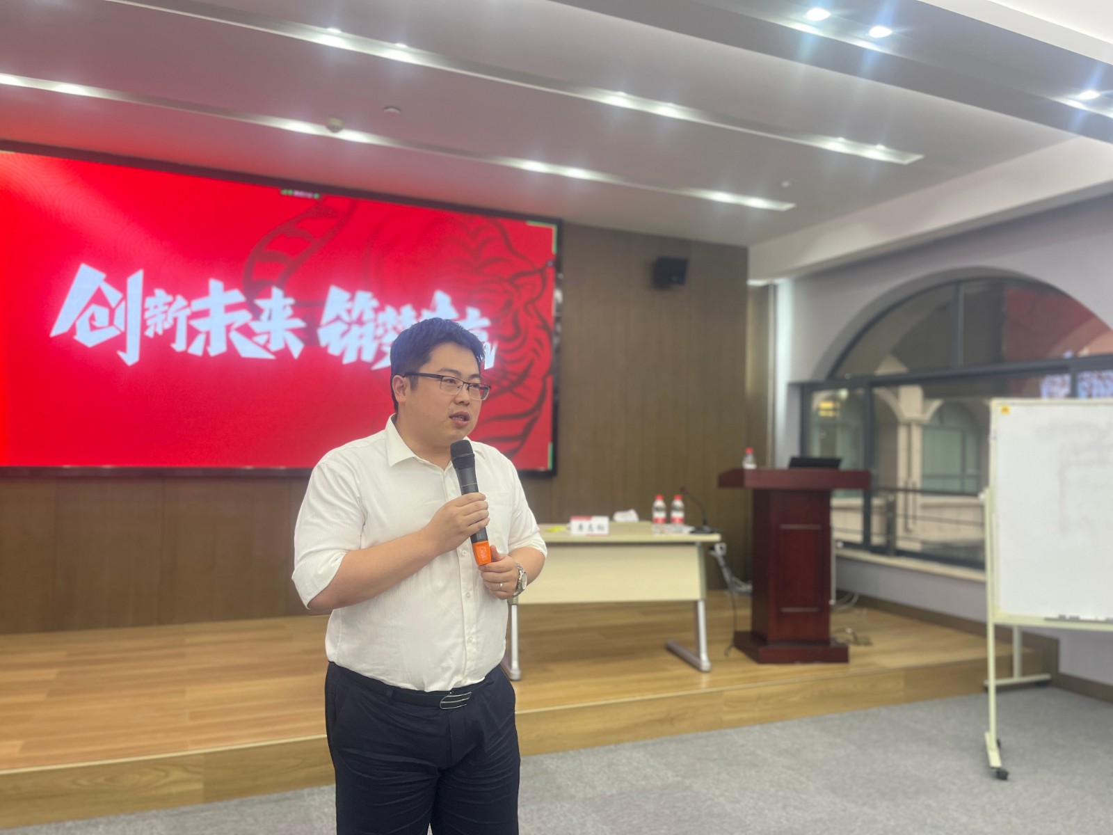 J9集团开展第三期中高层综合能力提升班营销专题培训-新闻动态-J9集团