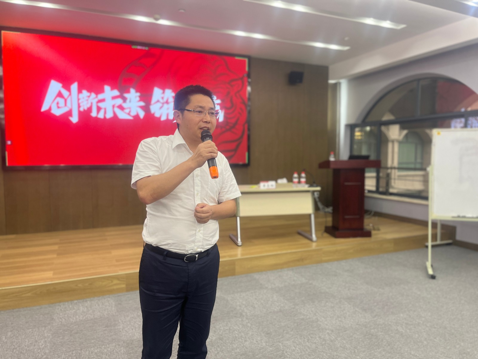 J9集团开展第三期中高层综合能力提升班营销专题培训-新闻动态-J9集团